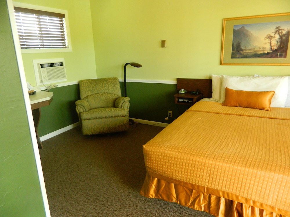 Country Motor Inn 35/64