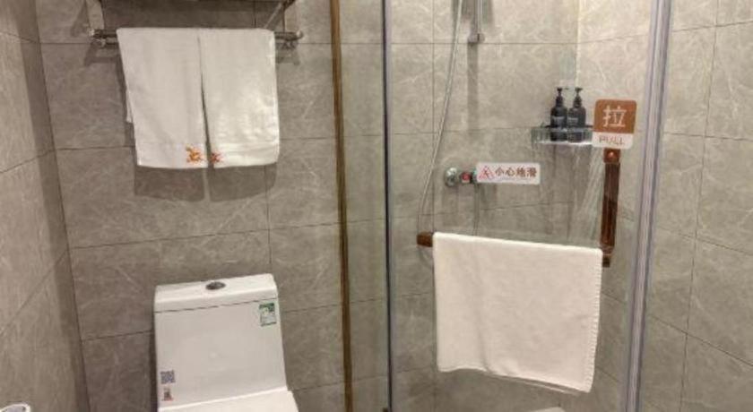 GreenTree Inn Qingdao Laixi High-speed Railway Station Shenzhen Road Express Hotel 47/47