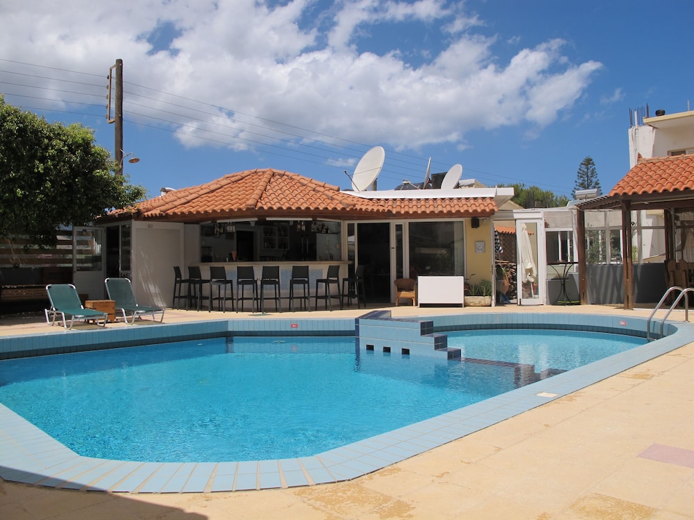 Albatross Studios And Apartments 43/50