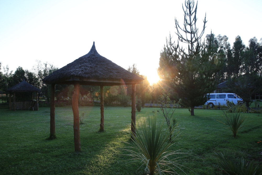 Yaya Africa Athletics Village 29/33