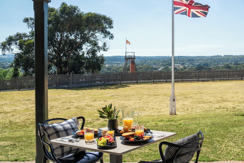 Sovereign Hill Hotel 45/68