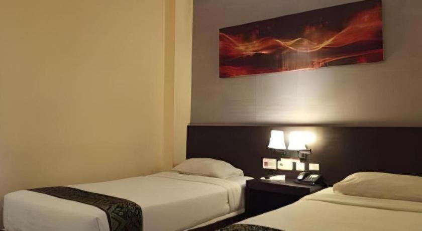GRAND HAWAII HOTEL 18/33