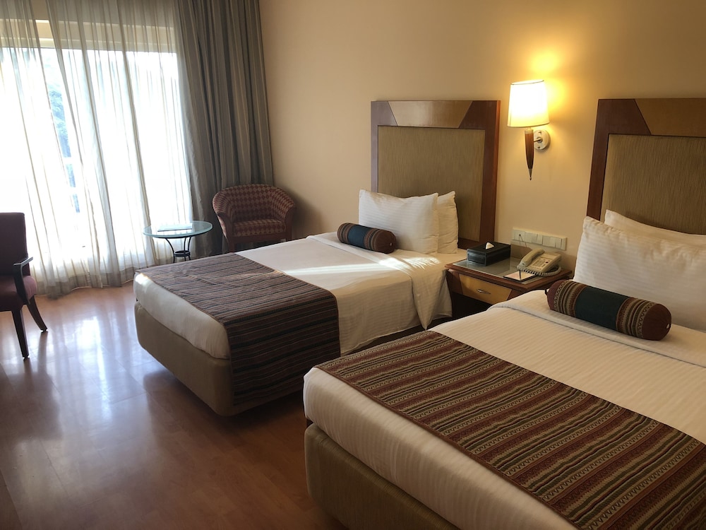 CLUB, EXECUTIVE, TWIN BEDS