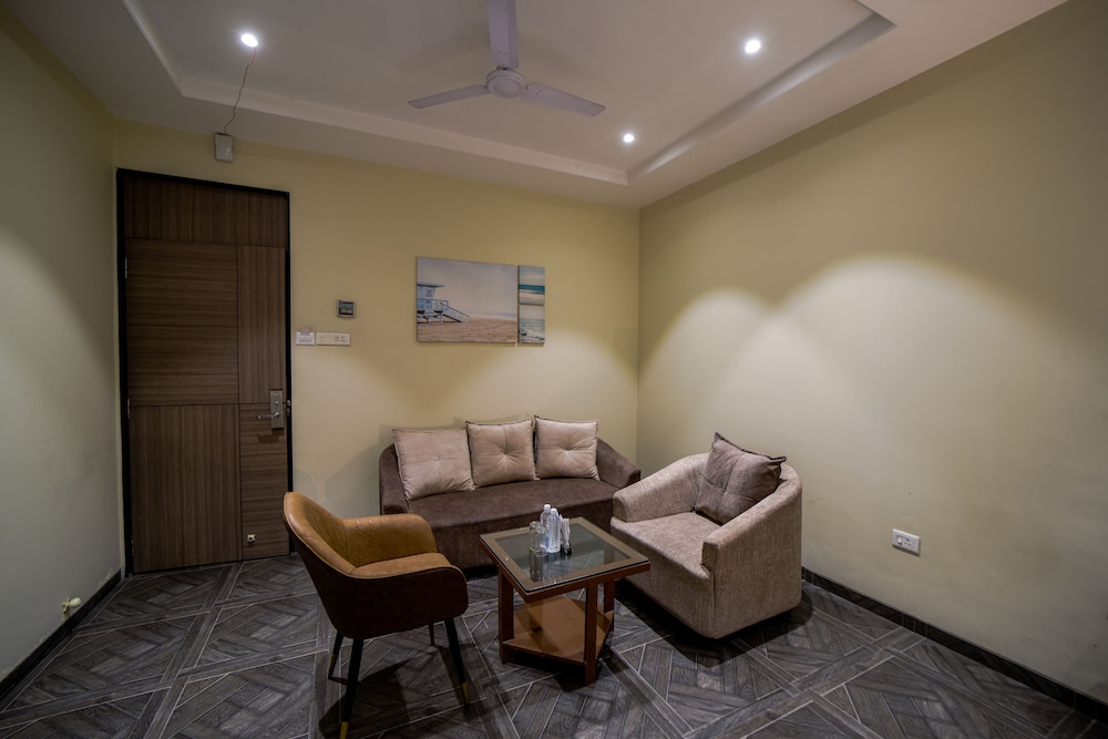 HOTEL PRESIDENT COTTAGE 26/43