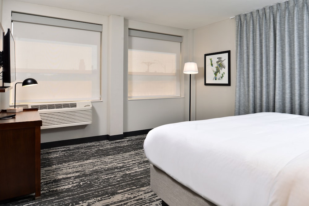 Four Points by Sheraton Omaha Midtown 5/20