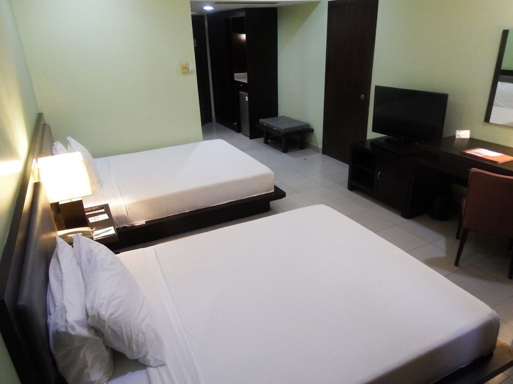 Tanza Oasis Hotel And Resort 16/50