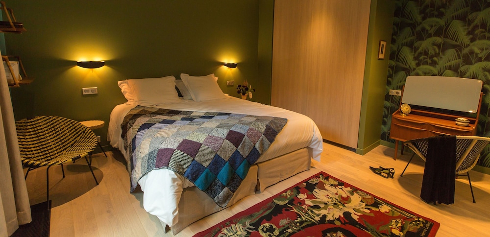 Eden Lodge Paris 11/40