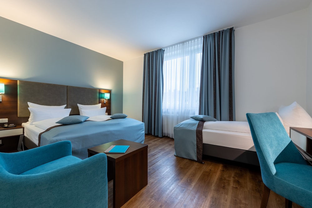 ROOM, TRIPLE