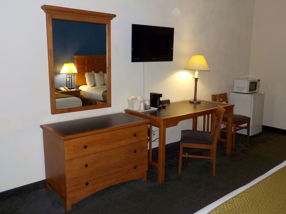 SureStay Hotel by Best Western Greenville 40/43