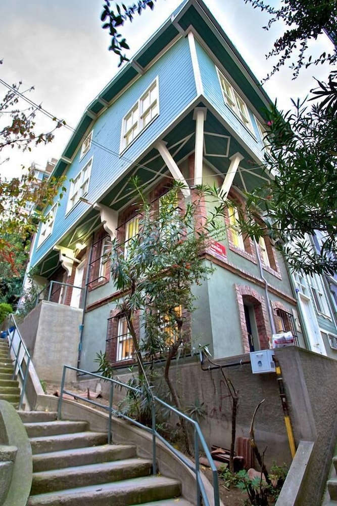 Dreamers B&B 5/50