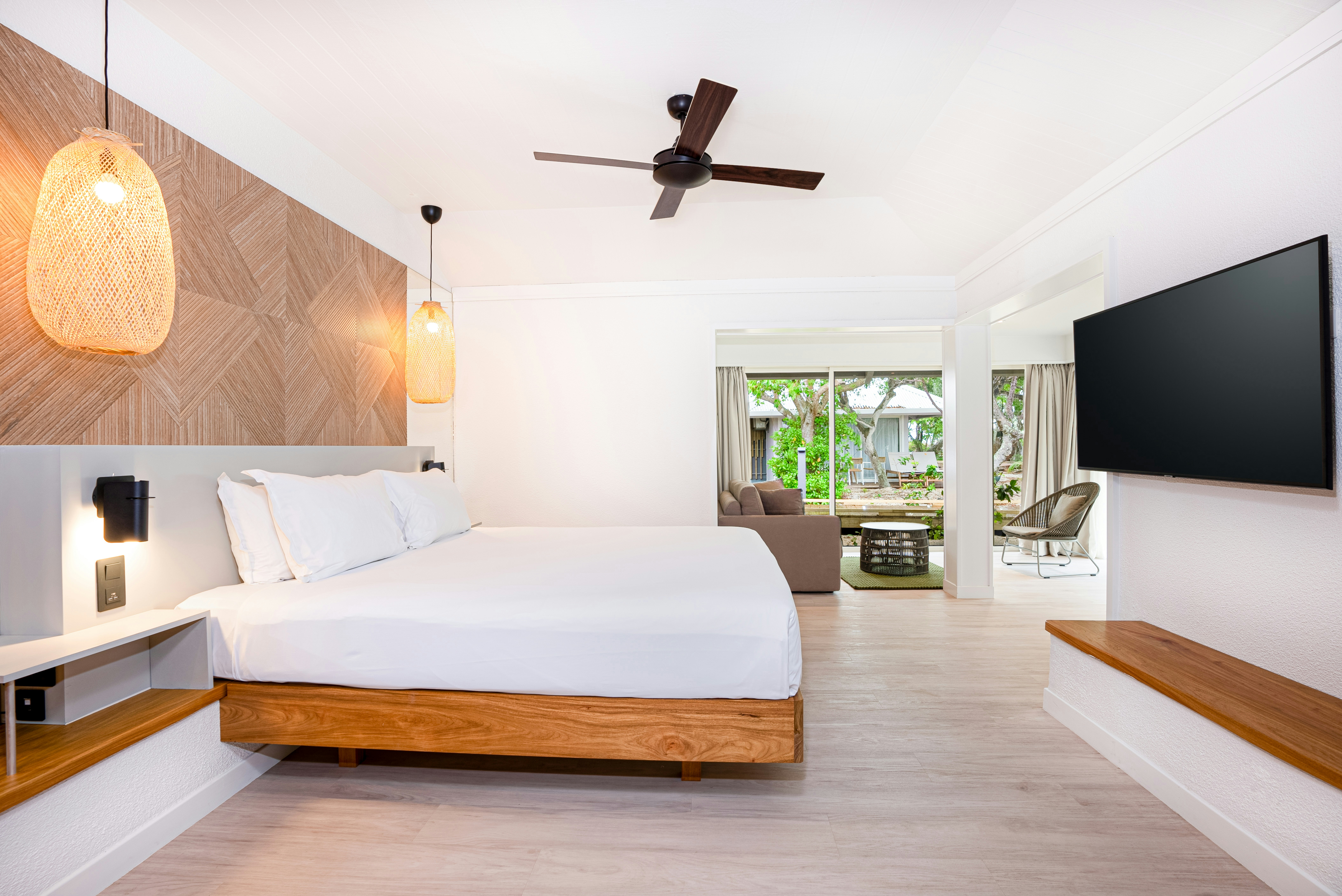 BEACH, DELUXE, BUNGALOW, KING BED