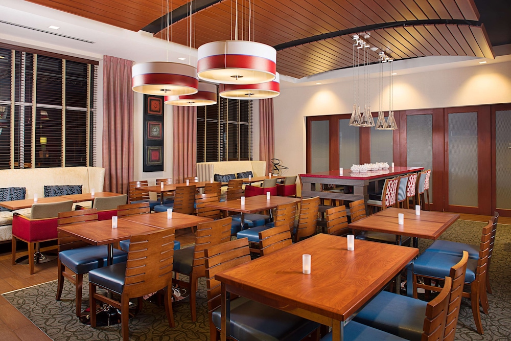 Hampton Inn Portland Downtown Waterfront 44/46