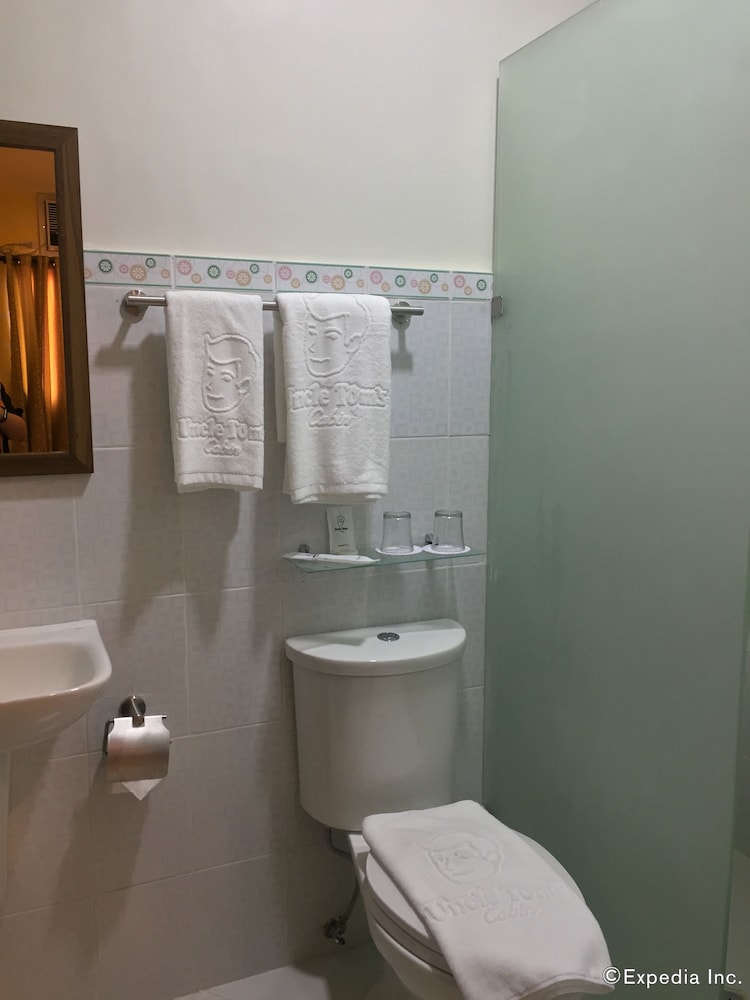 Cebu Uncle Tom's Cabin Hotel 34/66