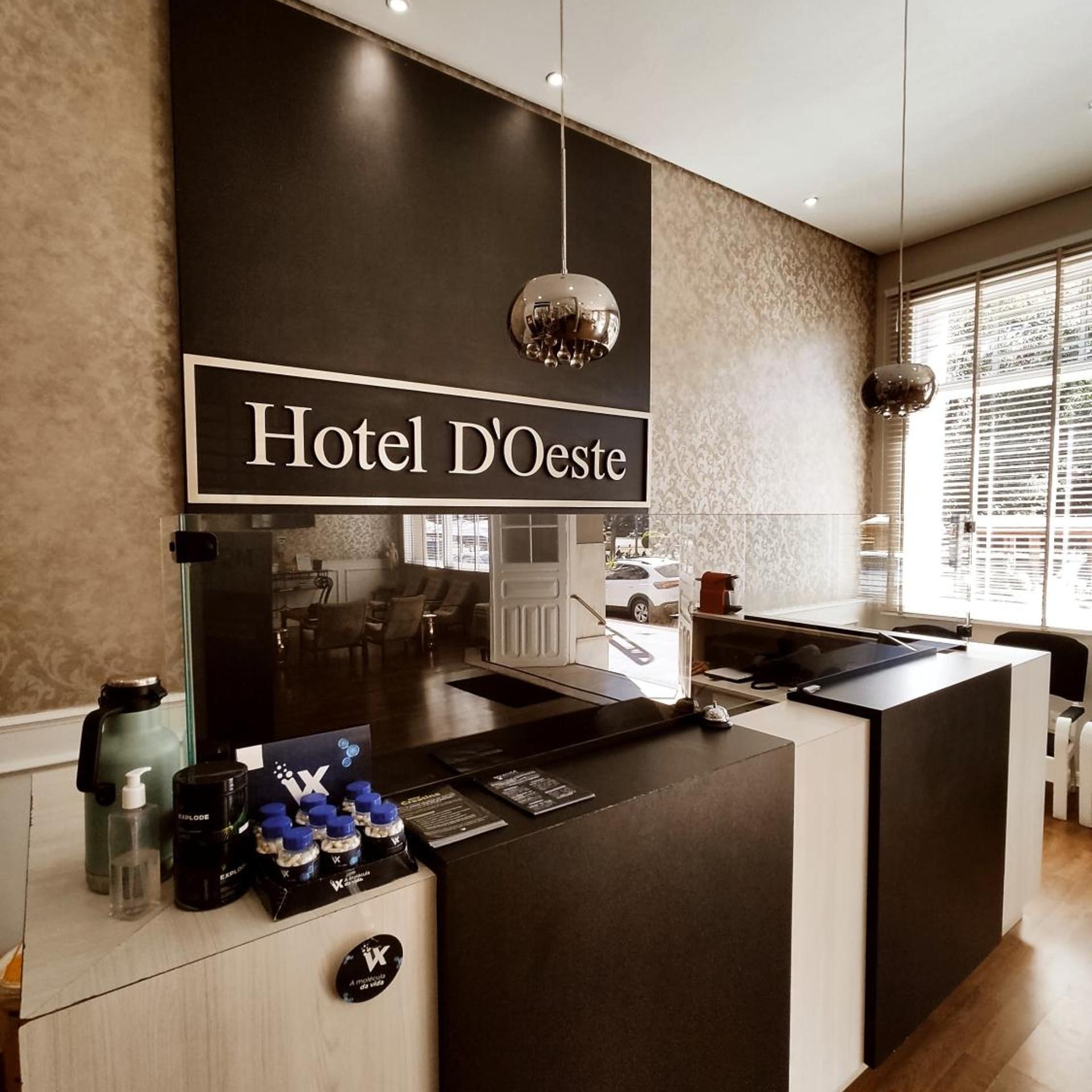 Hotel D Oeste 8/50
