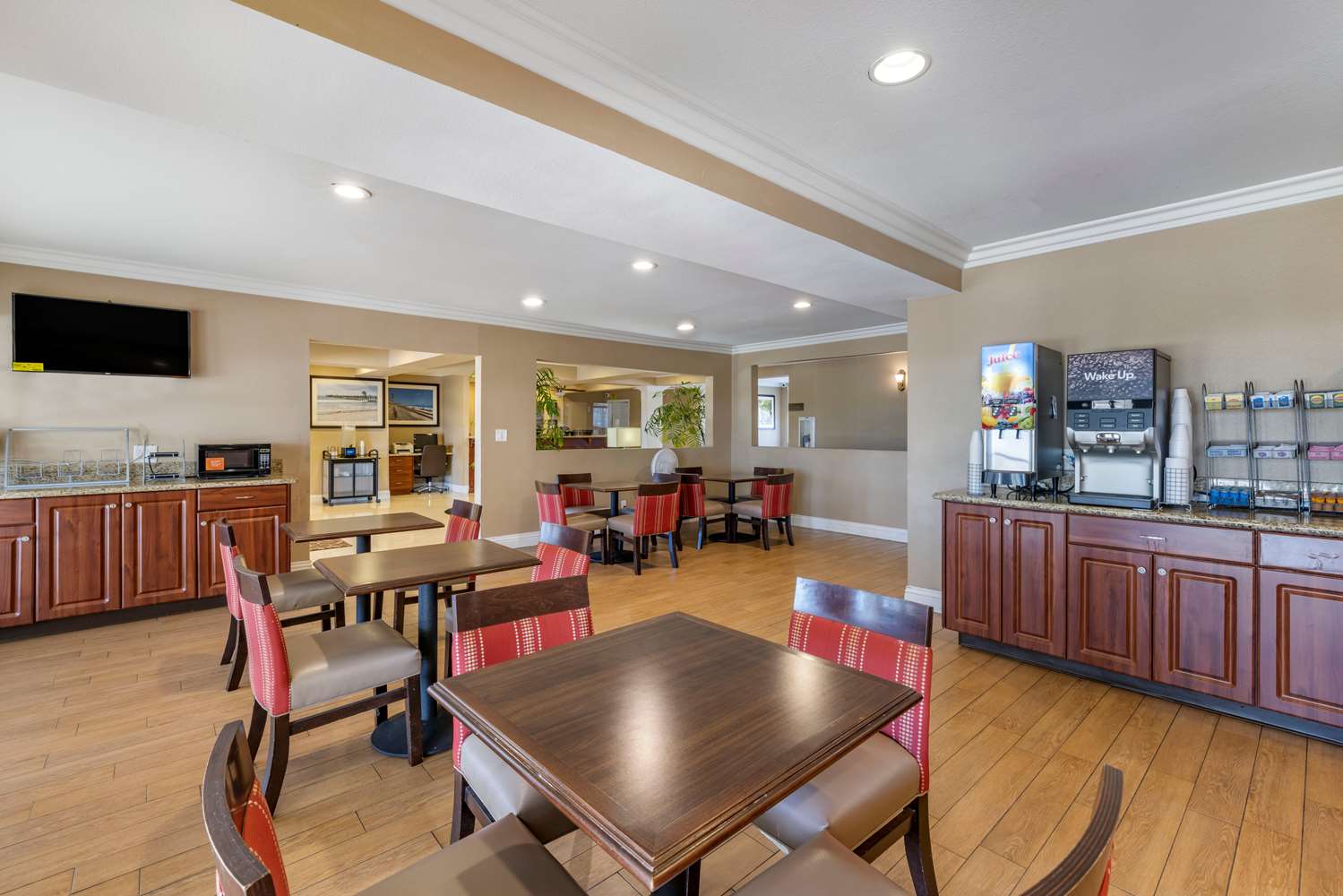 Comfort Suites San Clemente Beach 17/20