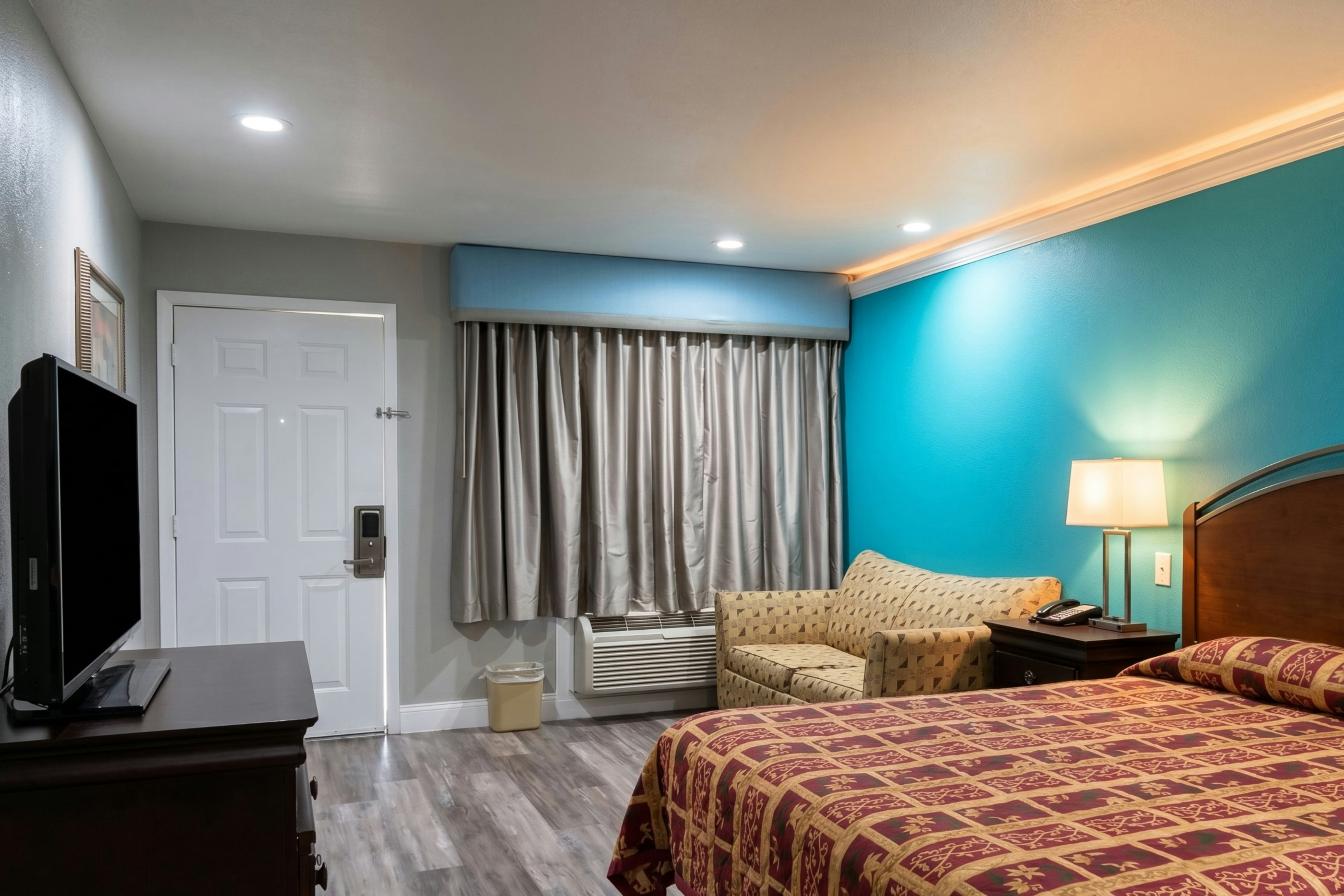 OYO Deluxe Inn 7/20