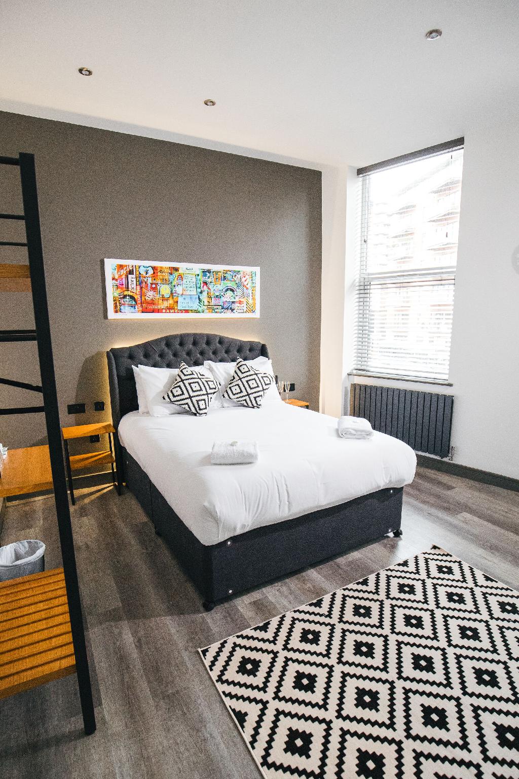 Deluxe, Double Bed