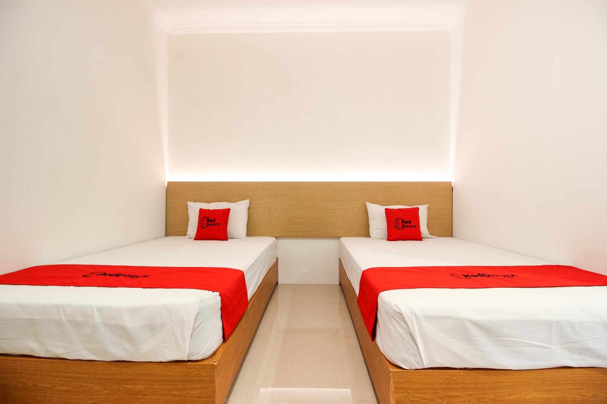 RedDoorz Plus near Universitas Sumatera Utara (RedDoorz - Natio Hotel) 5/21
