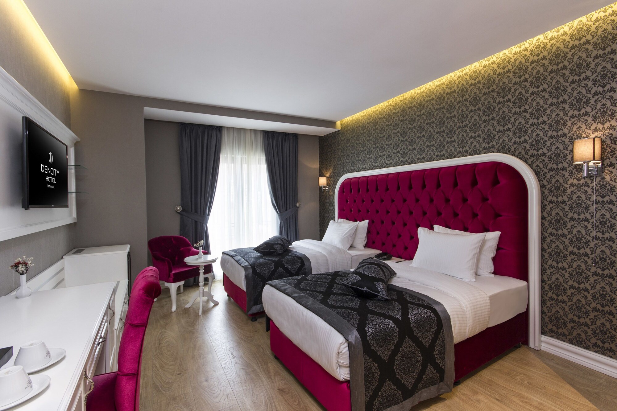 SUPERIOR, TWIN BEDS, BALCONY