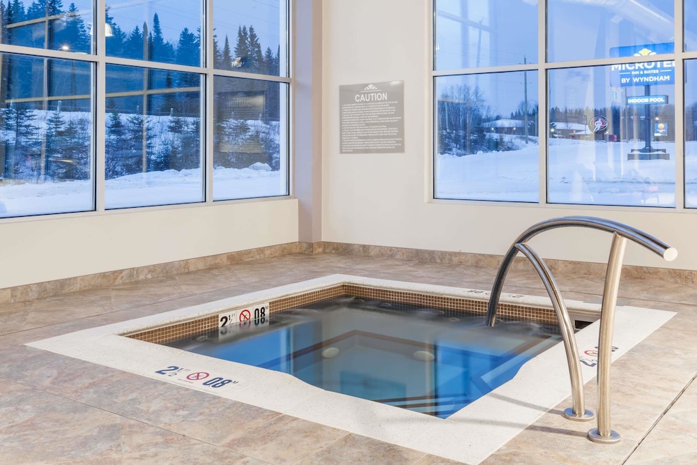 swimming pool spa