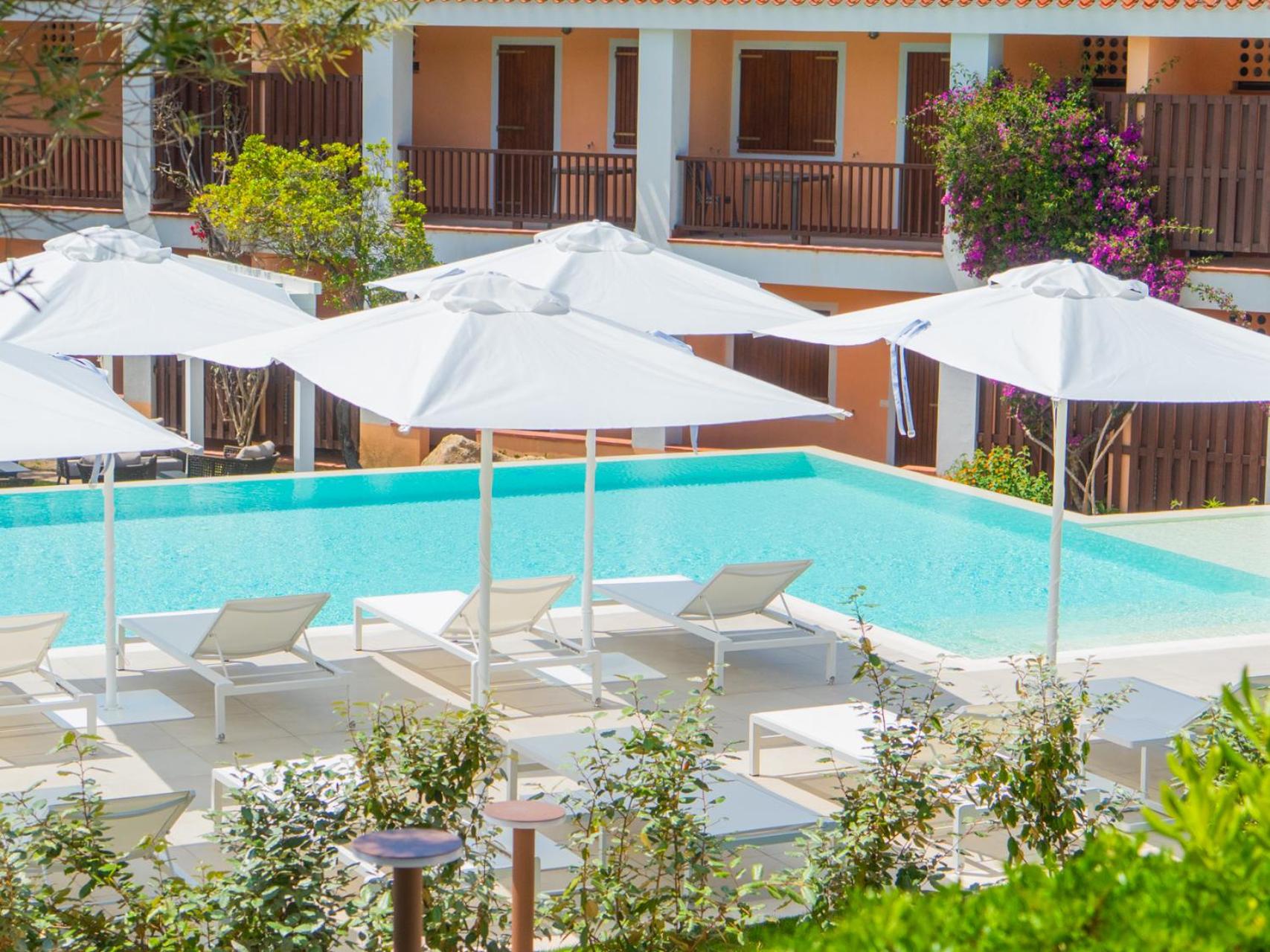 Ahr Costa Serena Village 5/50