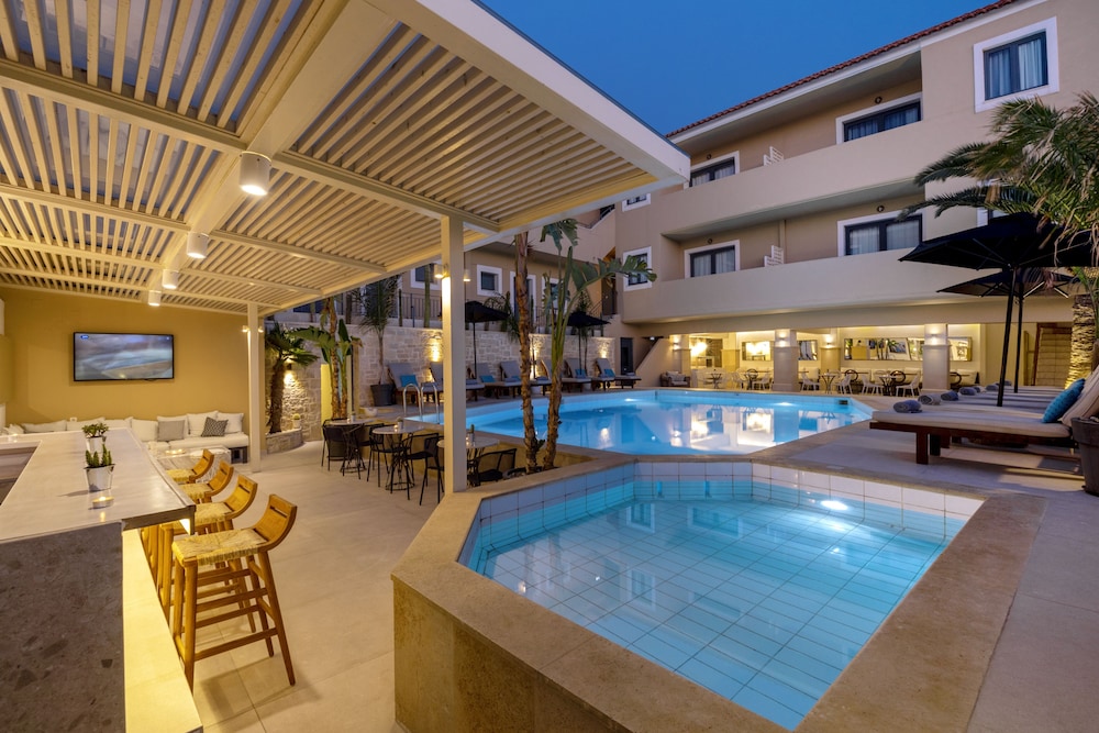 La Stella Suites 35/64