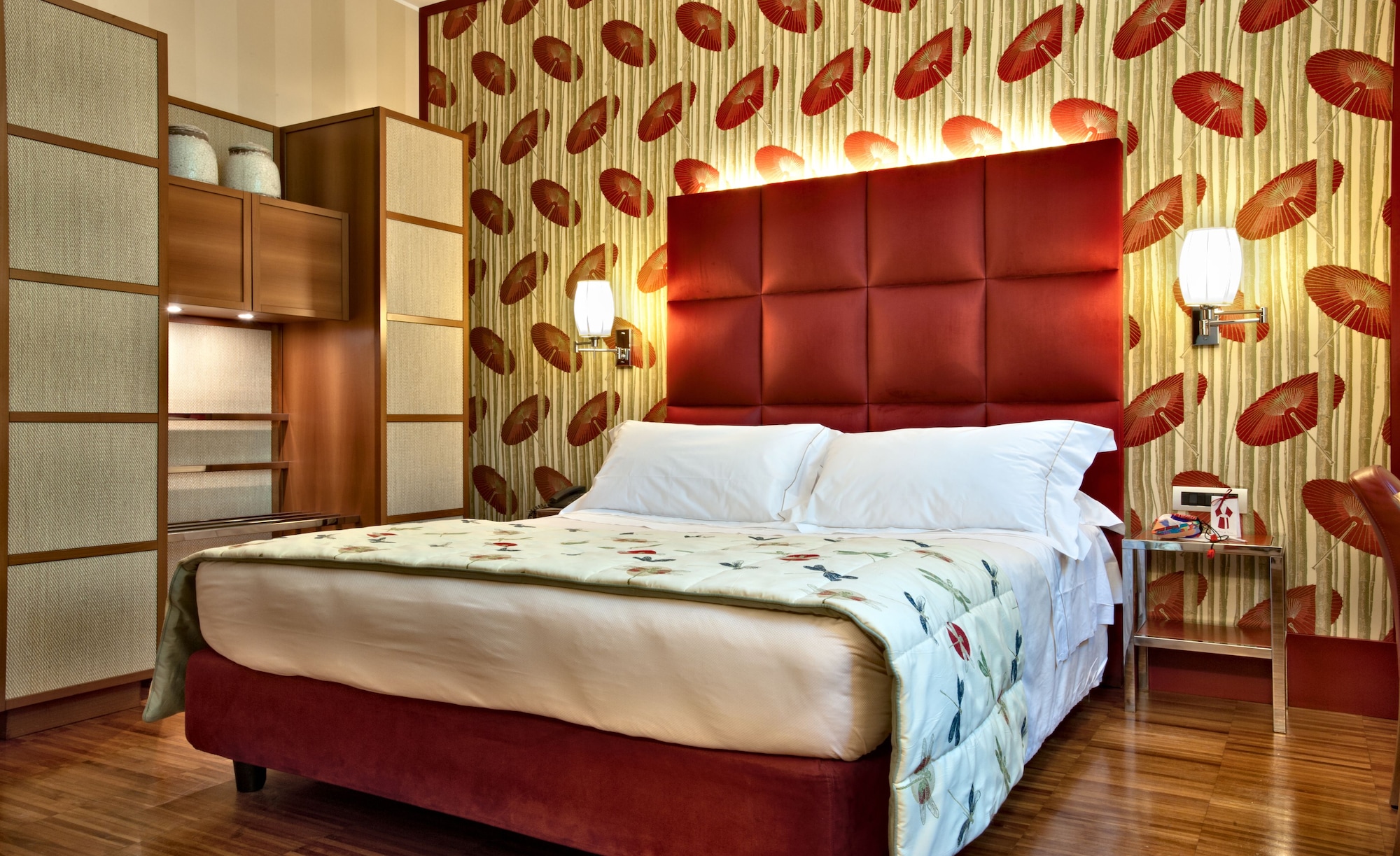 EXECUTIVE, DOUBLE OR TWIN BED
