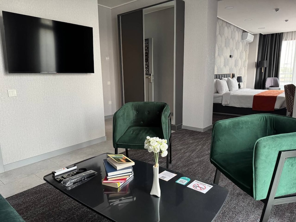 Nuovo Boutique Hotel 73/80
