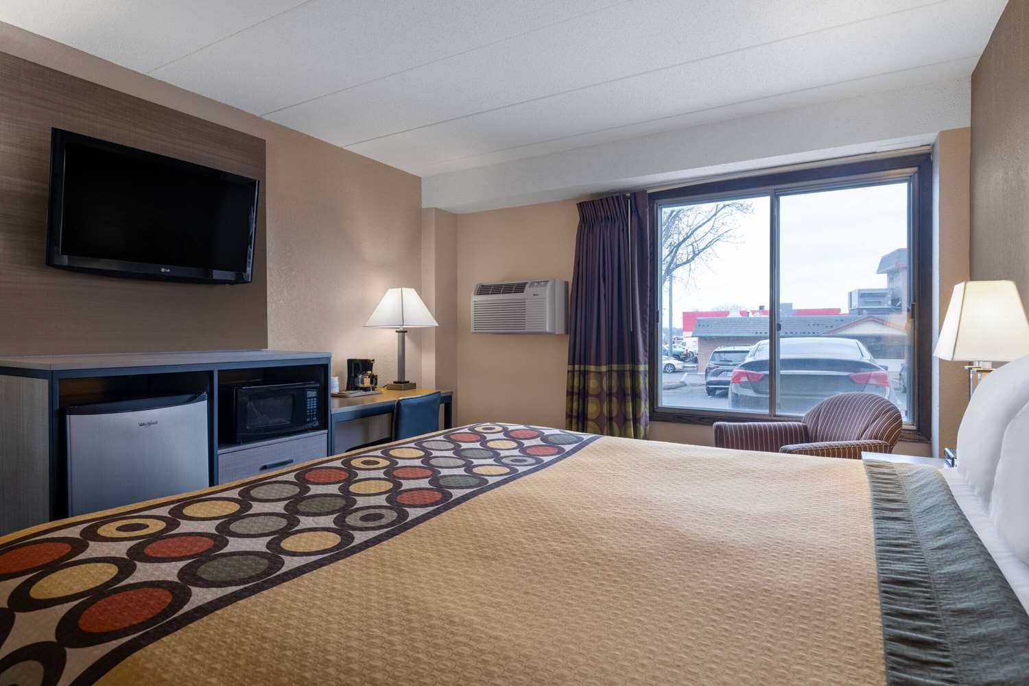 Super 8 by Wyndham Owatonna 3/16