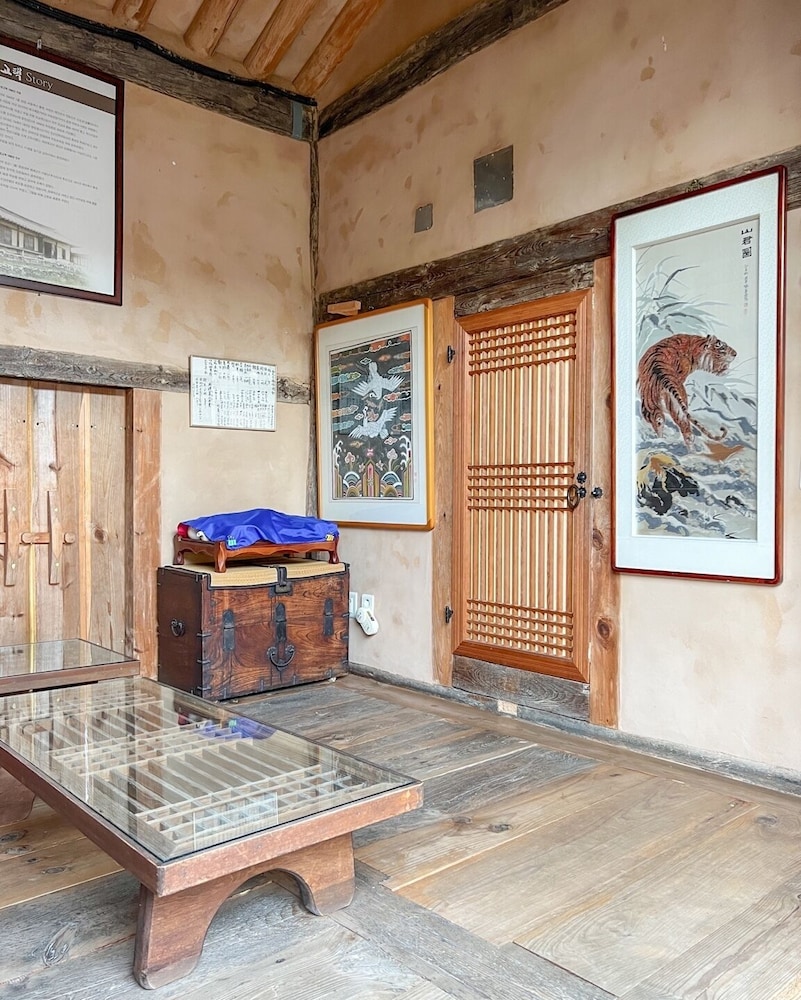Jukheon Traditional House 8/50