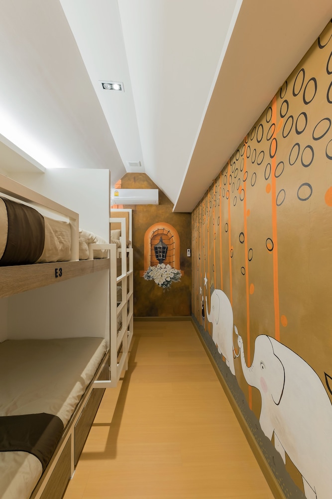 Stay With Hug Poshtel & Activities 11/37