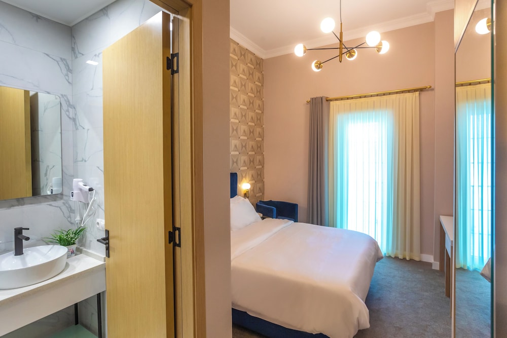 Newport Hotel Kutaisi 63/65
