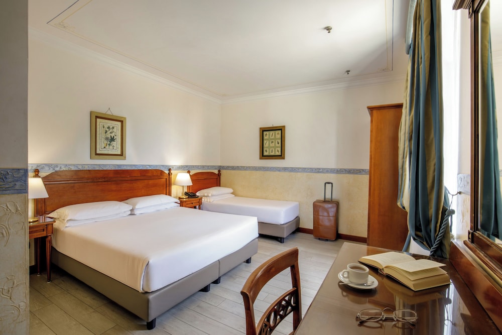 ROOM, TRIPLE