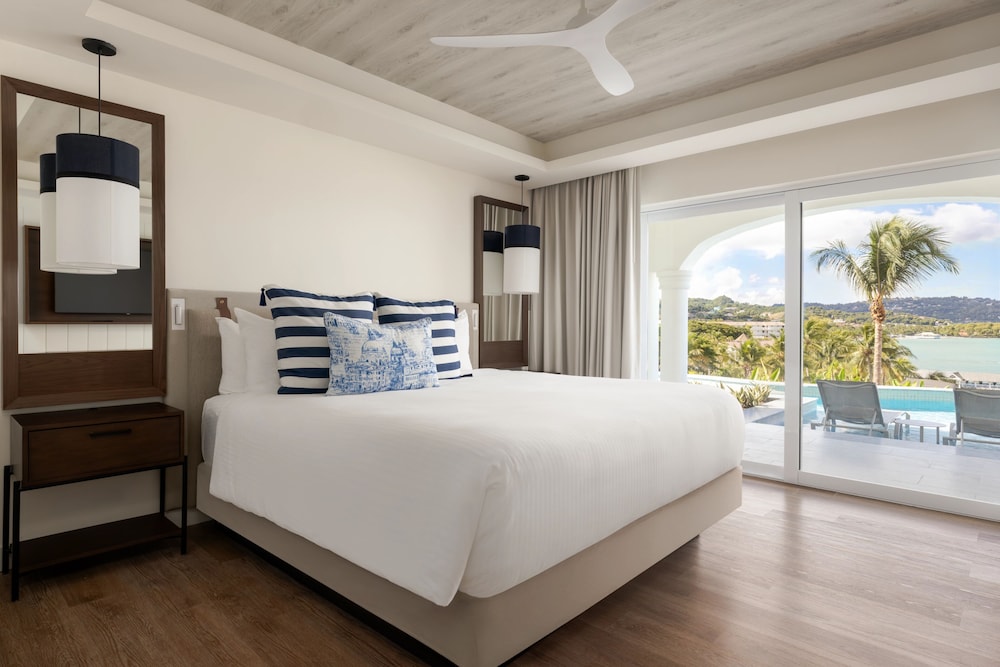 Preferred Club, Swim Out, Suite, 2 King Beds