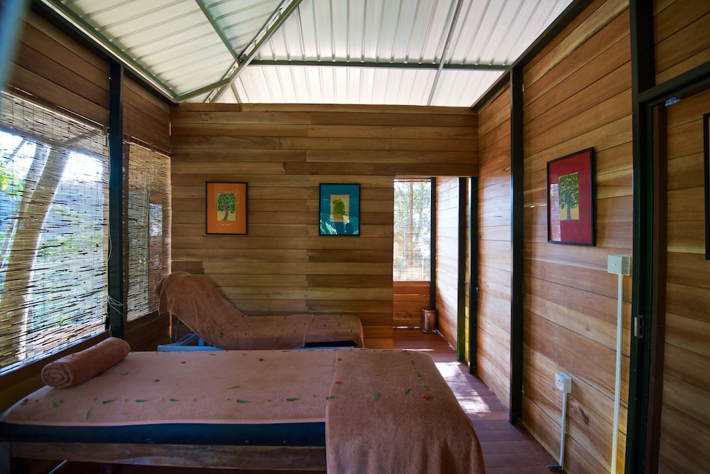 Mountbatten Bungalow 14/50