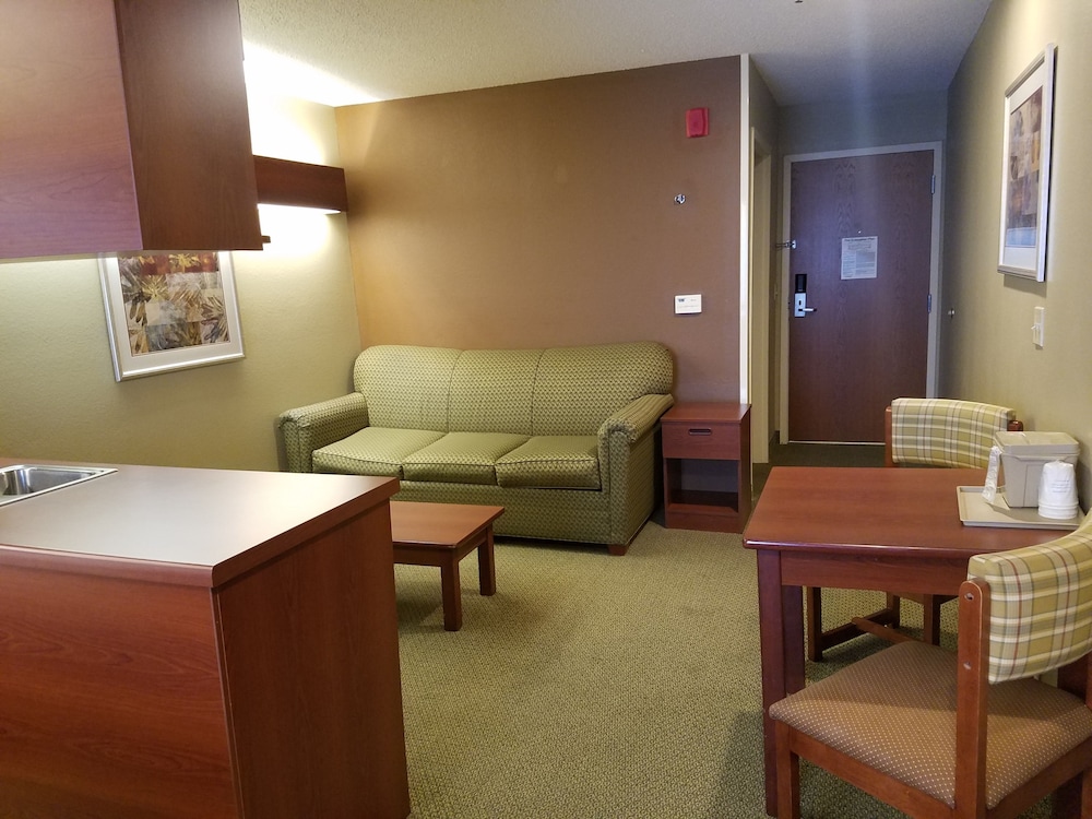 Microtel Inn and Suites Dover 16/36