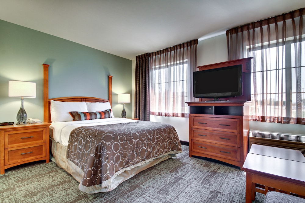 Staybridge Suites Madison-East 19/52