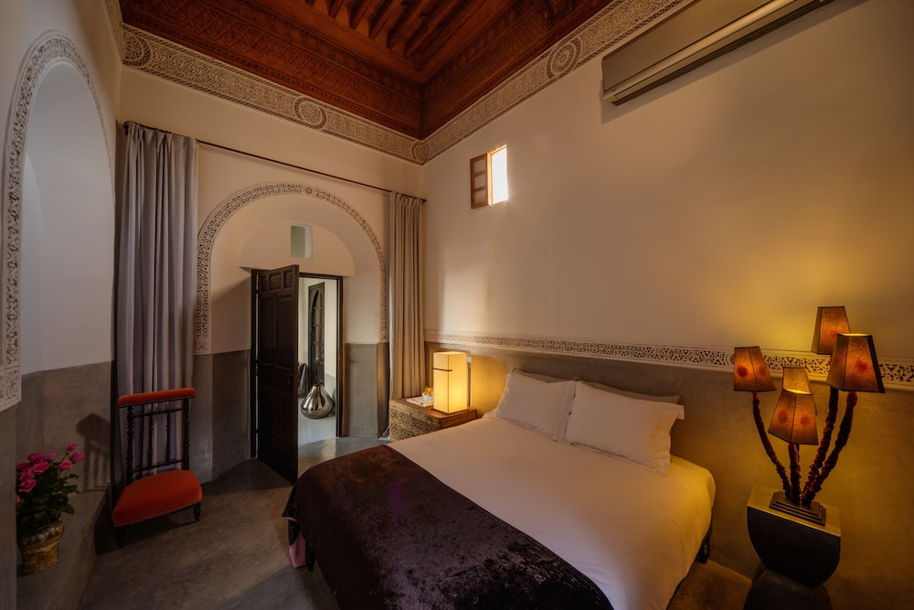 Riad 72 19/76