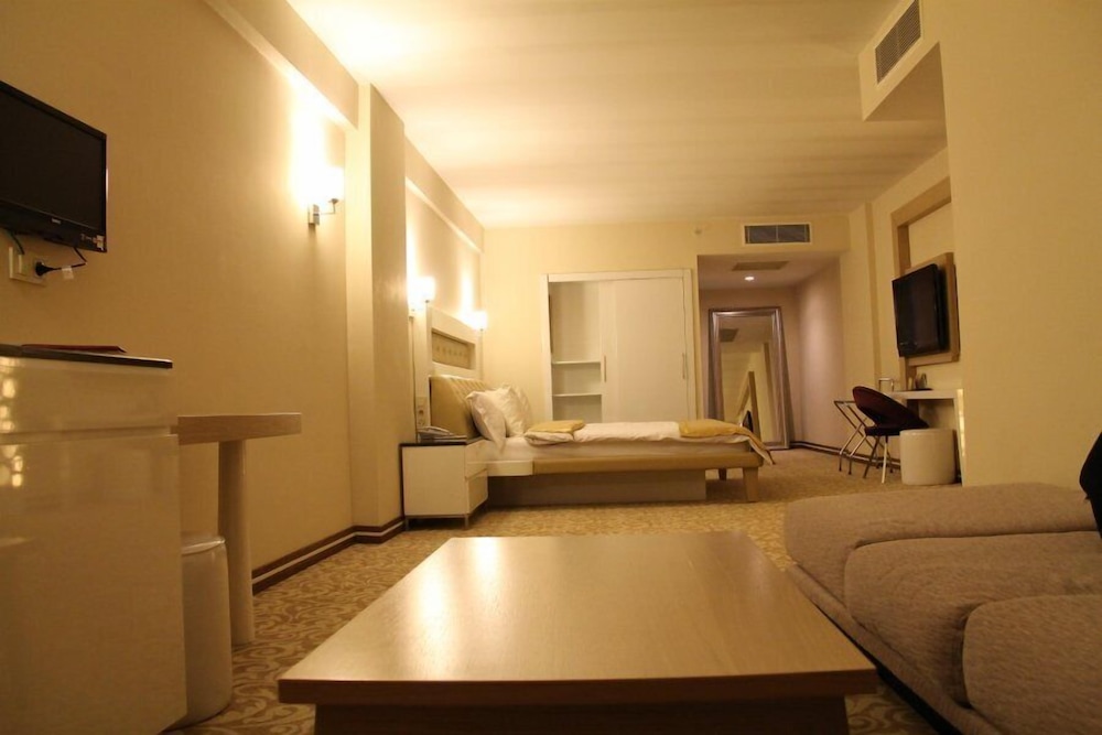 Ozpark Hotel 49/50