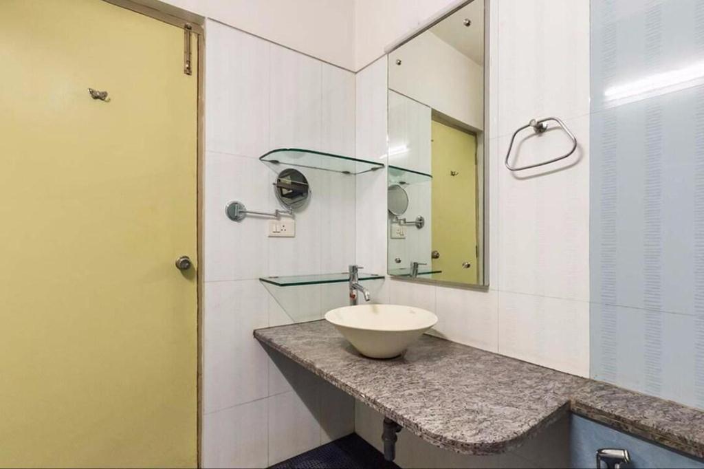 HOTEL BALA REGENCY 25/27