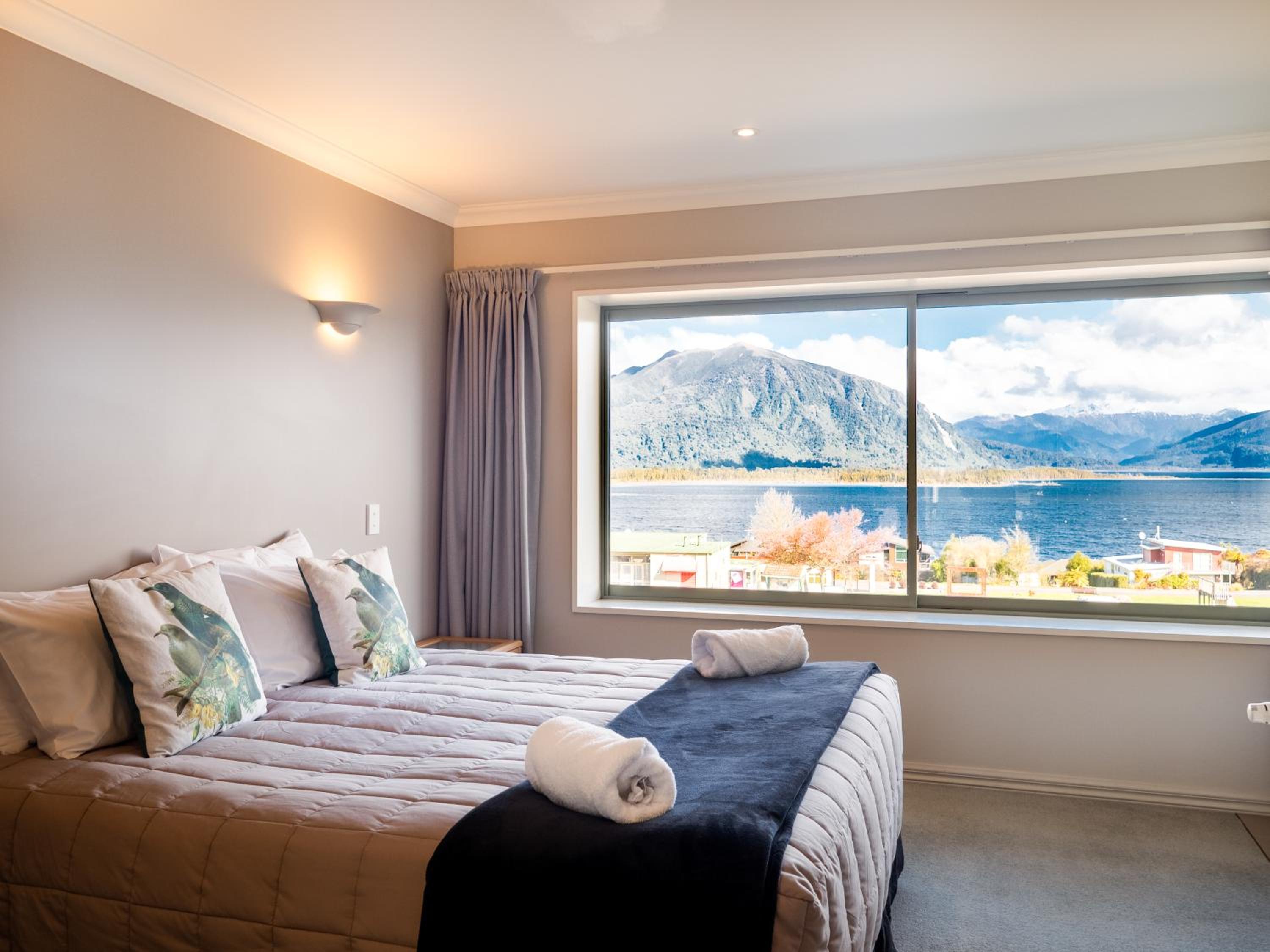 Hotel Lake Brunner 16/50