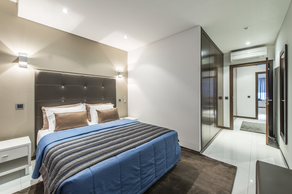 RK Suite Hotel 6/44