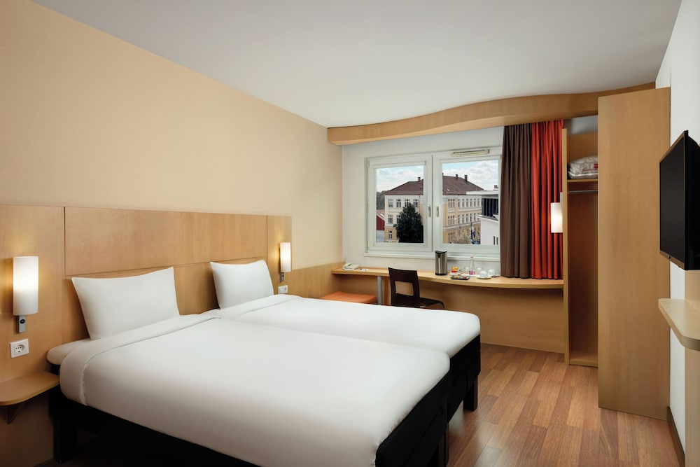 IBIS GYOR 15/48