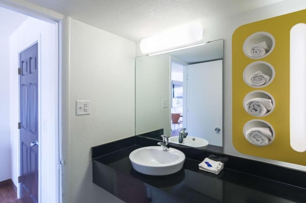 Motel6 Wichita Falls, TX - North 60/63