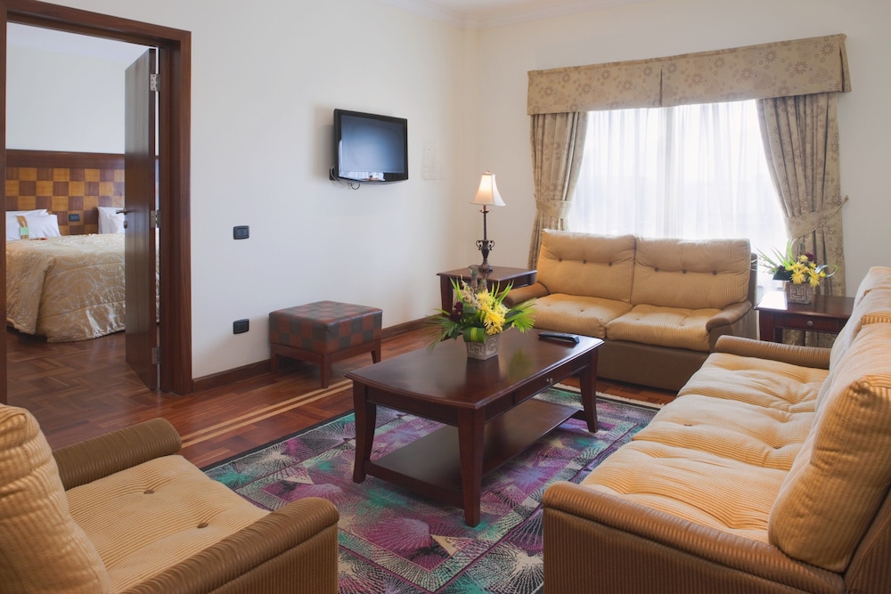 HOLIDAY INN ACCRA AIRPORT 35/60