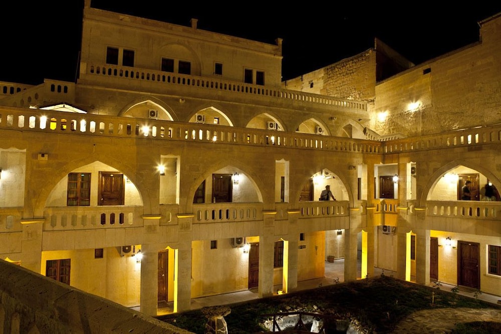 Dilek Kaya Hotel Special Class 4/71