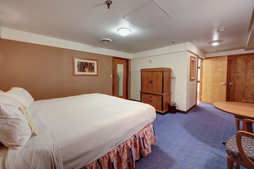 The Queen Mary 15/56