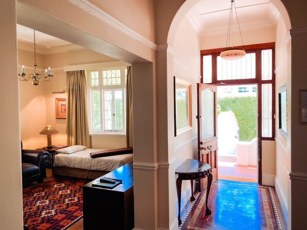 5 Camp Street Guesthouse & Self-Catering 17/50
