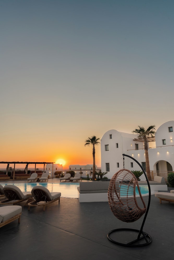 Amethyst Exclusive Suites Oia 66/72