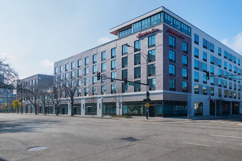 Hampton Inn Chicago North/Loyola Station 8/71